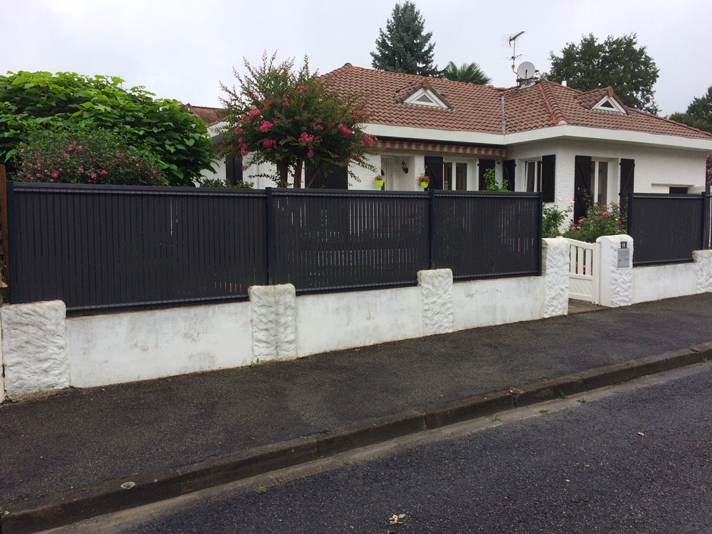 installation de clôtures Pau